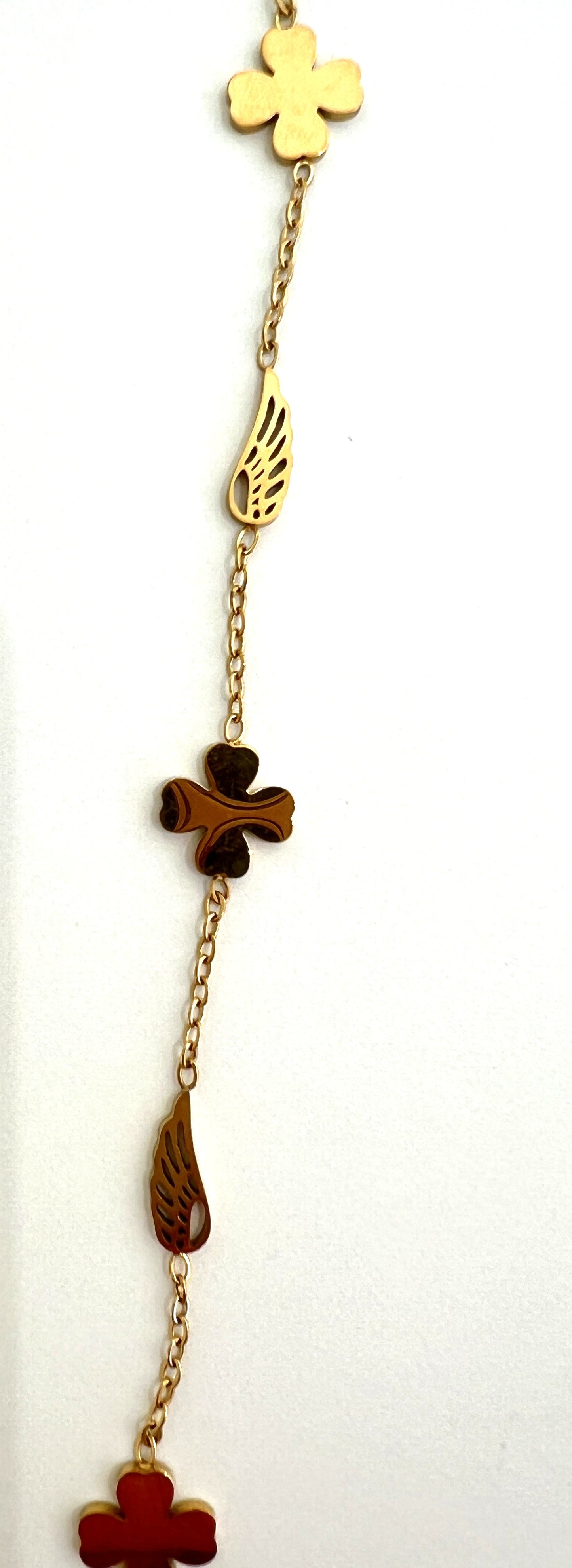 Elegant Clover & Wing Charm Chain Bracelets – Gold