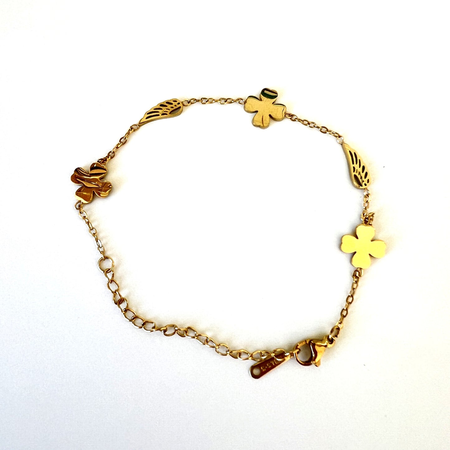 Elegant Clover & Wing Charm Chain Bracelets – Gold